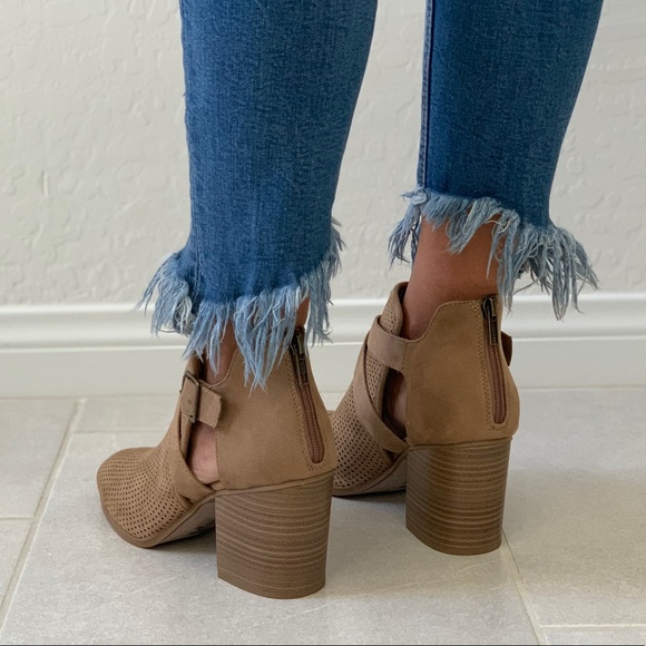 NIB Chic Perforated Buckle High Block Heel Booties - Picture 4 of 8